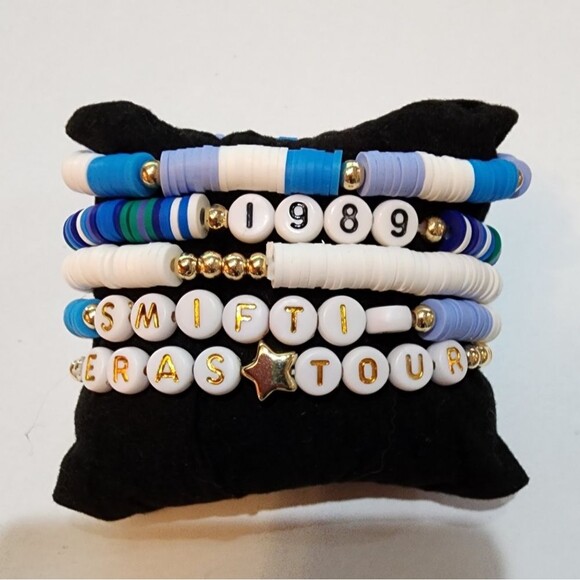 SWIFTIE 5 PIECE BRACELET SET - Picture 1 of 4